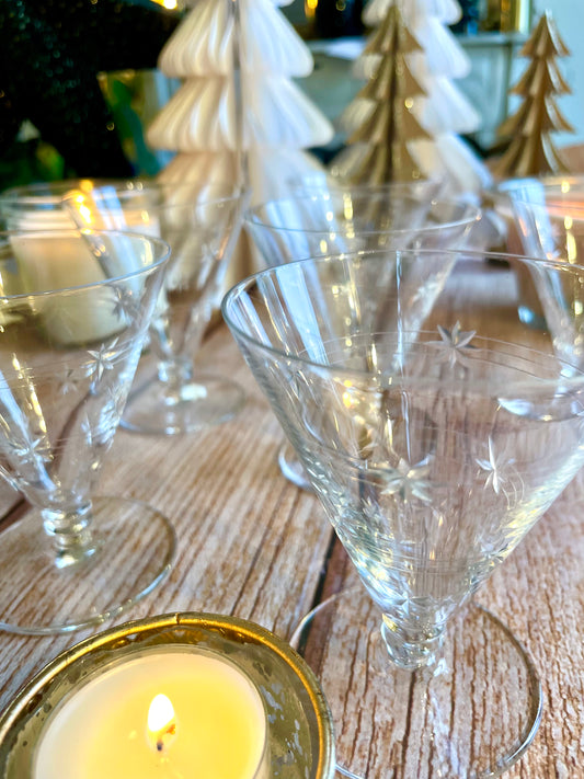 ✨ 10 Art Nouveau conical stemmed glasses with star pattern.