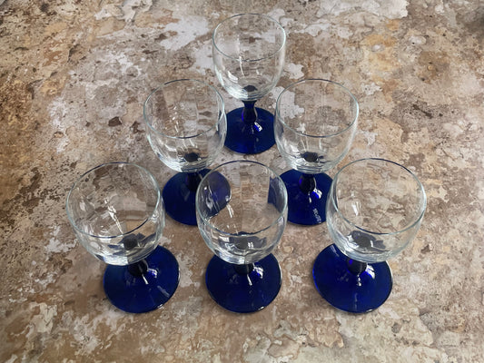 6 verres à pied à facettes en cristal