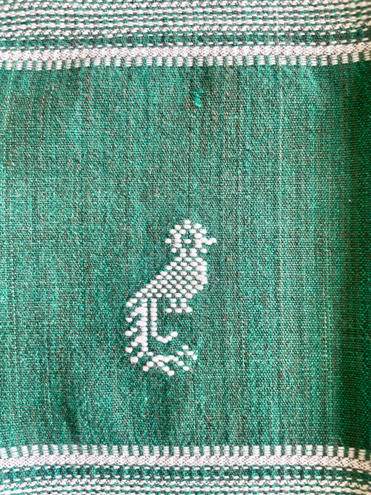 6 green napkins embroidered with stylized bird