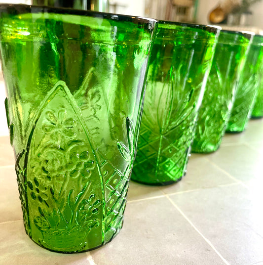 6 verres à eau ou à orangeade verts