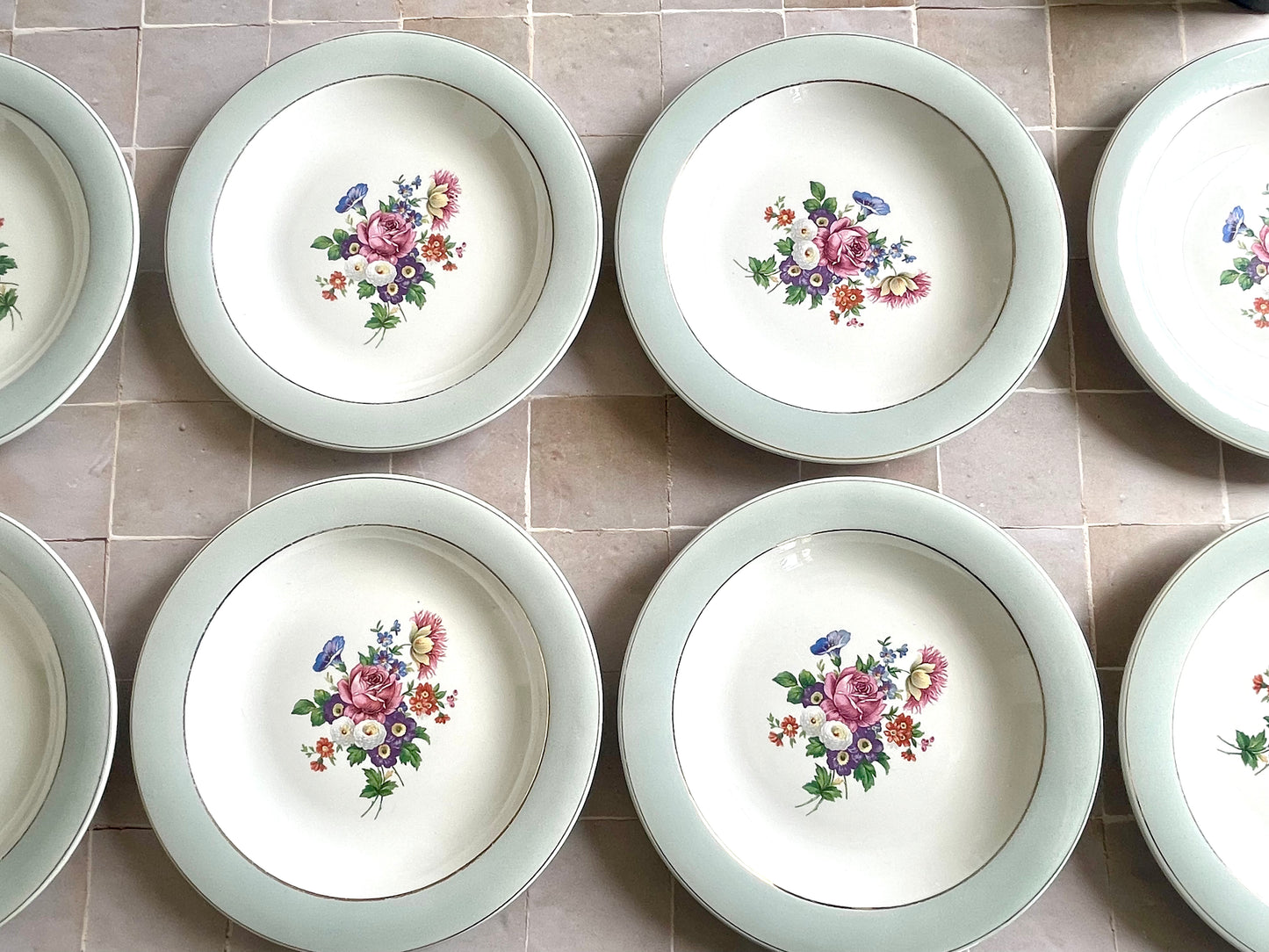 4 assiettes demi-creuses Opaceline